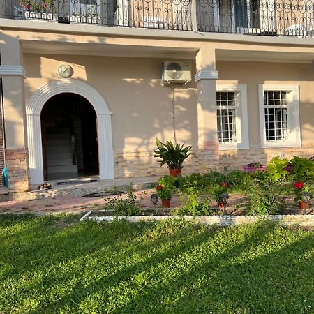 Garden Villa Guni Krujë Екстериор снимка