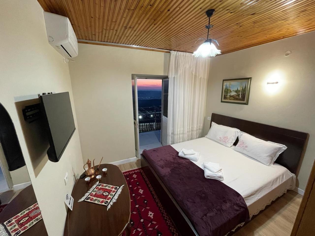 Garden Villa Guni Krujë Екстериор снимка