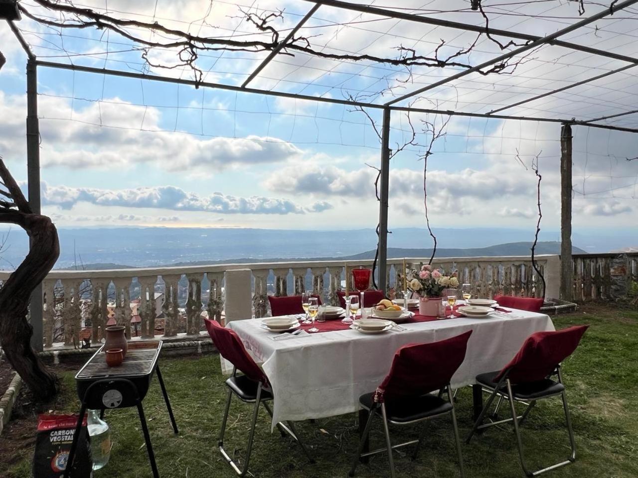 Garden Villa Guni Krujë Екстериор снимка