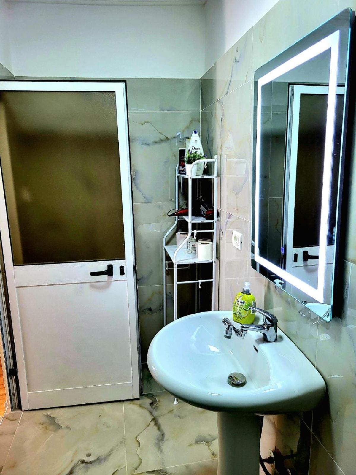 Garden Villa Guni Krujë Екстериор снимка