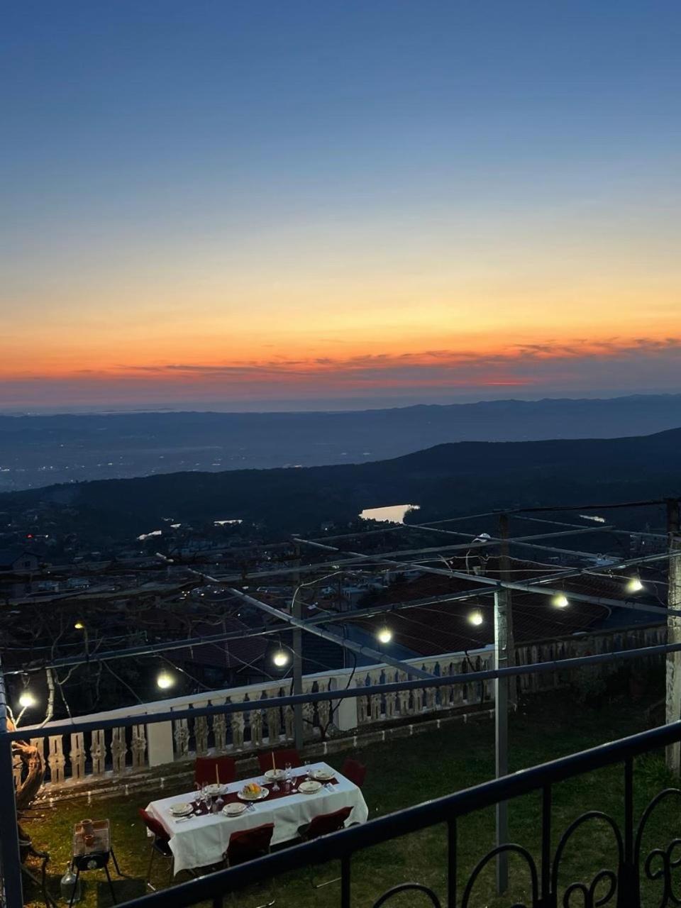 Garden Villa Guni Krujë Екстериор снимка