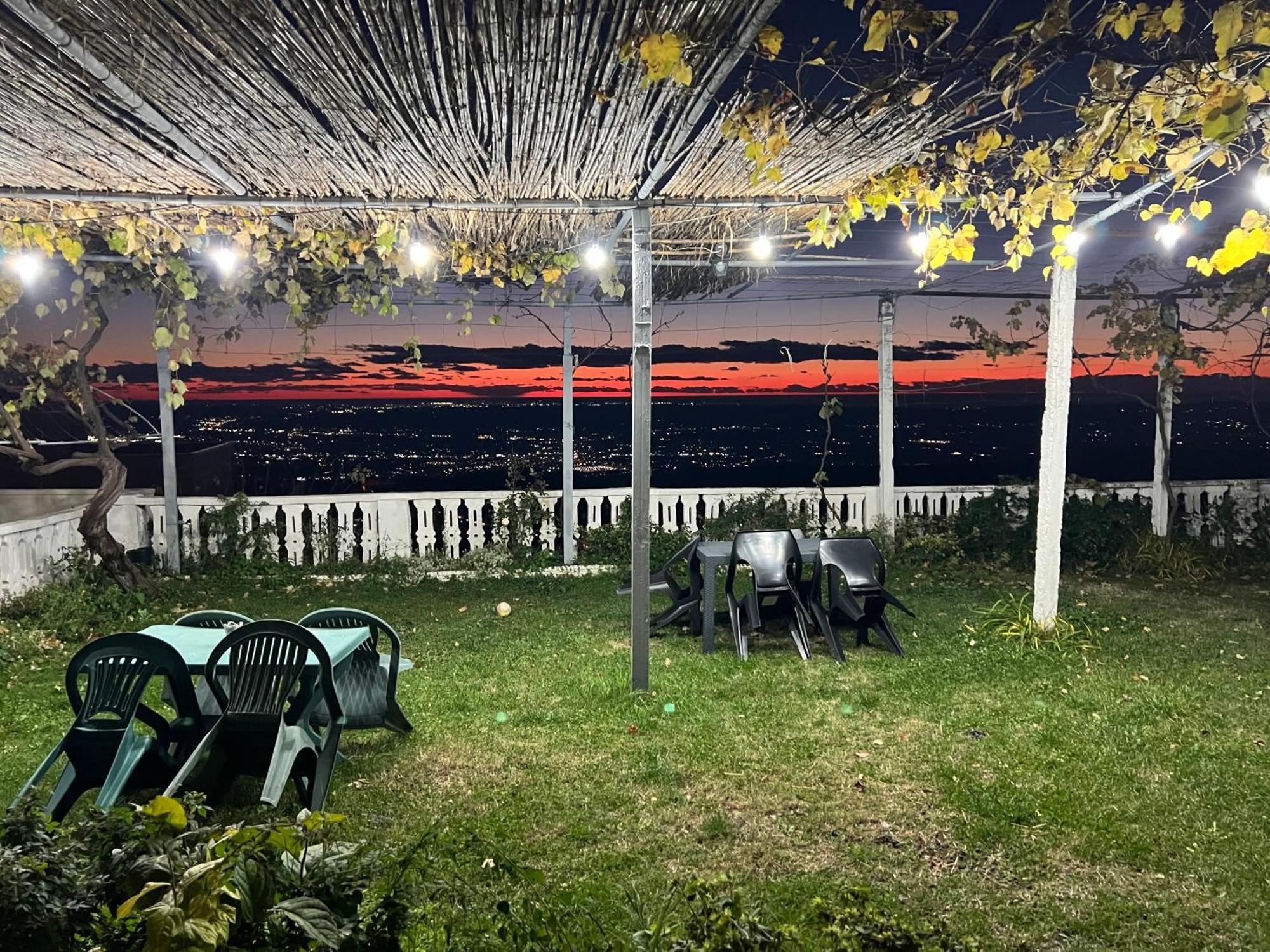 Garden Villa Guni Krujë Екстериор снимка